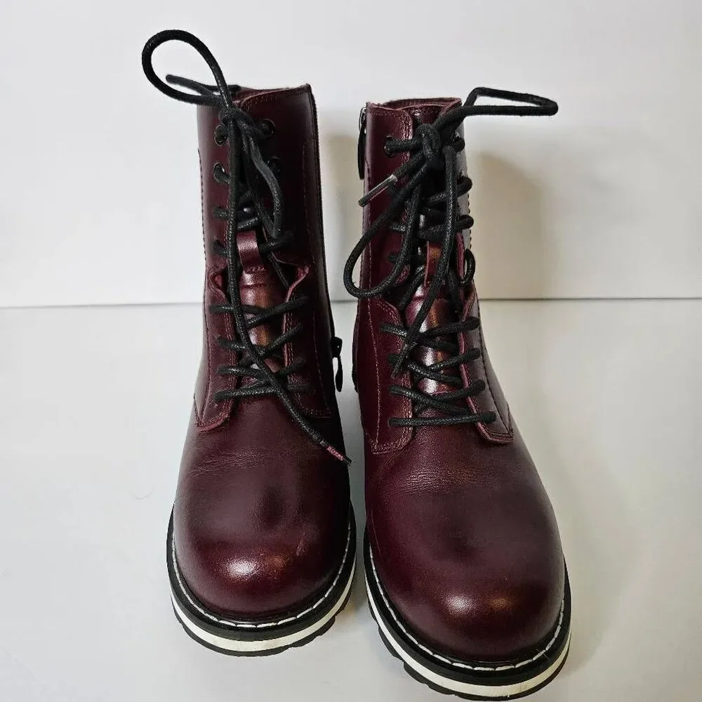 Royal Canadian Robson womens boots, burgundy leather. Size 7.